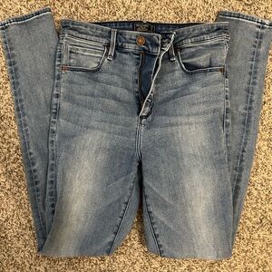 Abercrombie Simone High Waisted Super Skinny Lightwash Jeans Size 4